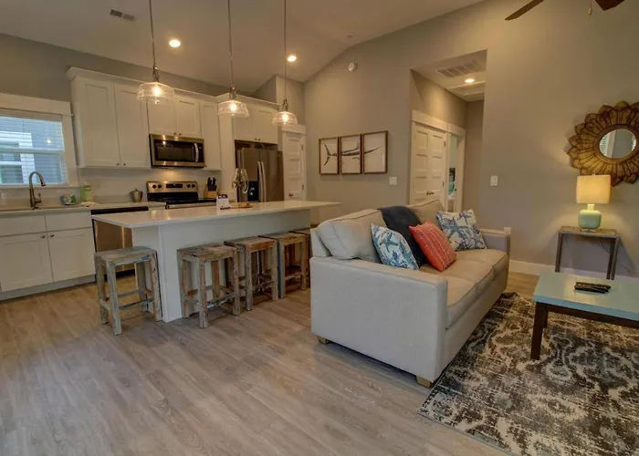 Beacon Quarters By Kees Vacations