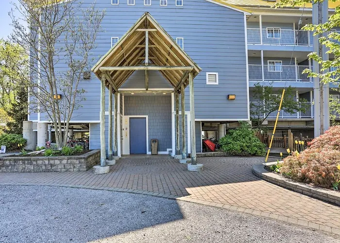 Waterfront Middle Bass Condo W/ Pool Access!