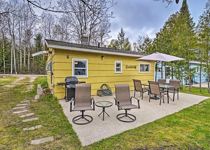 Day Trips To Boyne Mtn! Cabin Near Lake Charlevoix
