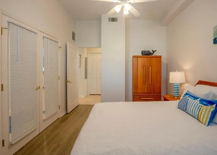 Beautiful Waterfront 3 Bedroom Condo, Located In The Heart Of Clearwater Beach