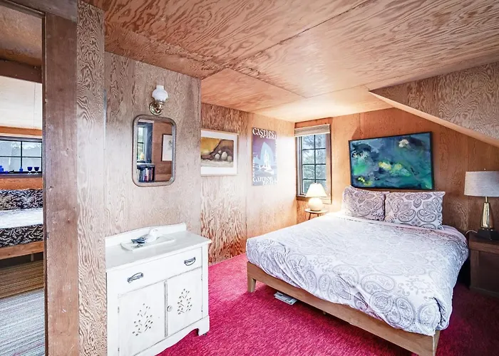 Historic Haystack Cabin
