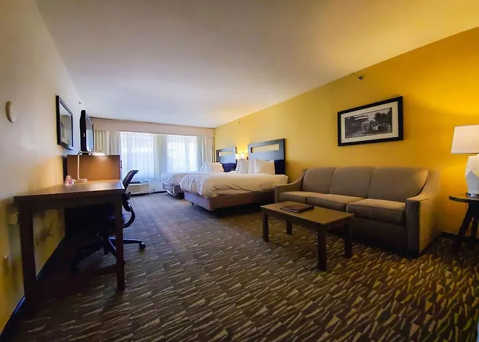 Best Western Plus Plaza Hotel