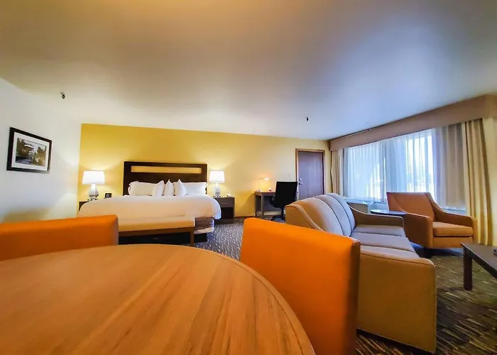 Best Western Plus Plaza Hotel