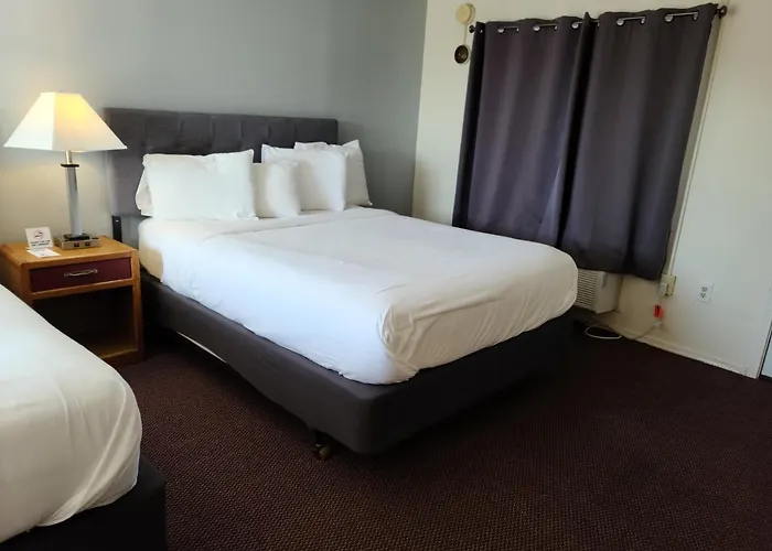 Hampton Harbor Motel