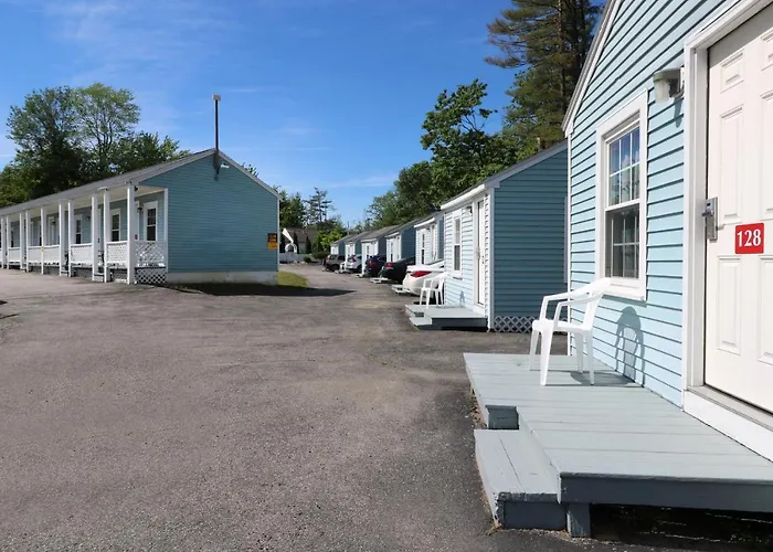 Brookside Inn & Cottages