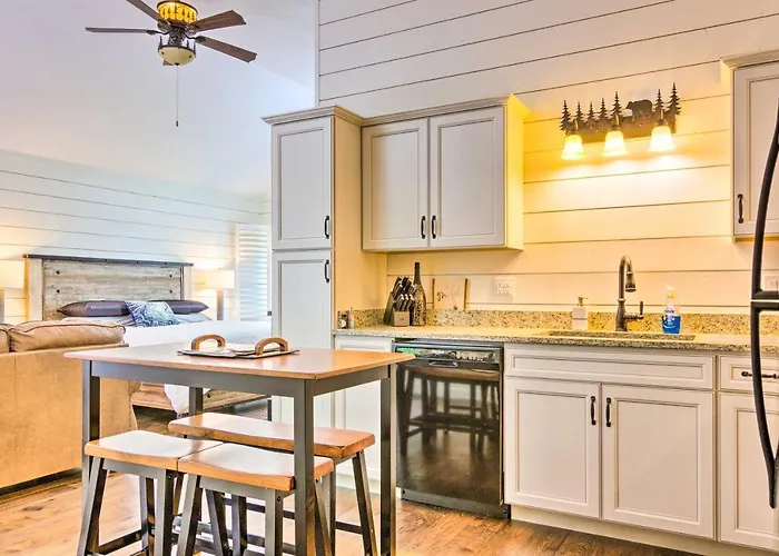 Elegant Sapphire Valley Studio W/ Resort Amenities
