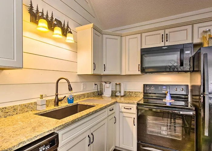 Elegant Sapphire Valley Studio W/ Resort Amenities