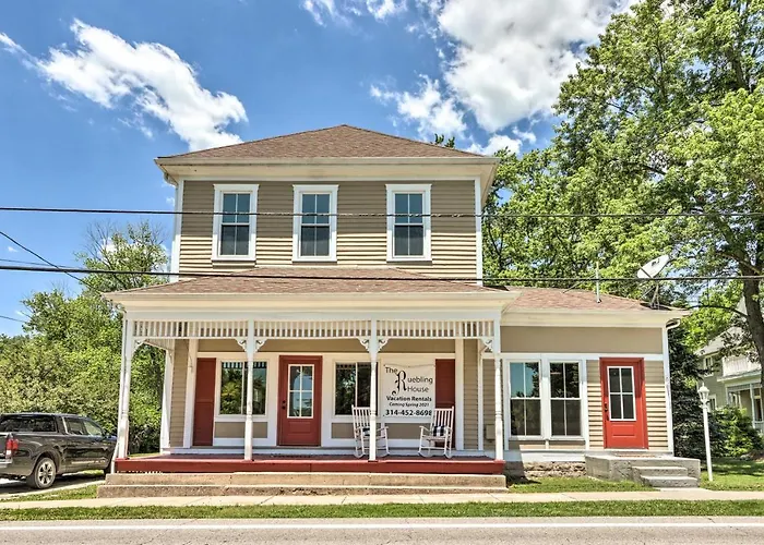 'The Ruebling House' Historic Defiance Apartment!