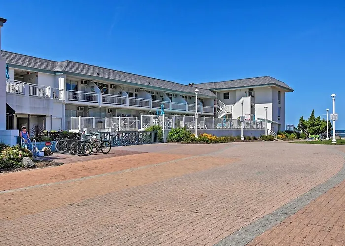 Oceanfront Resort Studio On Virginia Beach!
