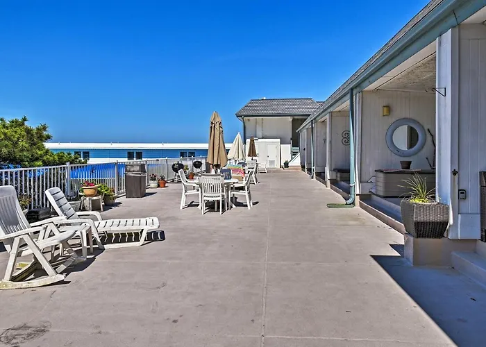 Oceanfront Resort Studio On Virginia Beach!