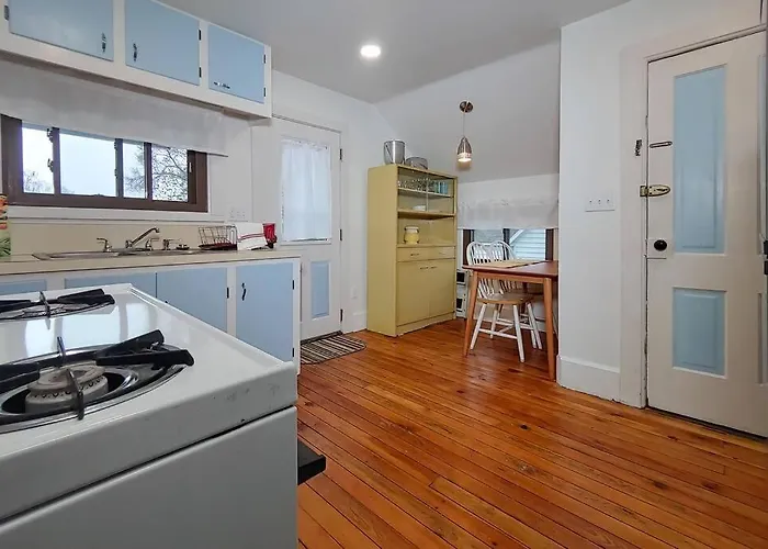 Historic W/Deck, King Bed & Air By Lake Michigan