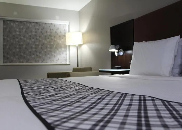 Westbridge Inn & Suites