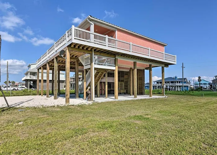 Ocean View + Wraparound Deck: Crystal Beach Home!