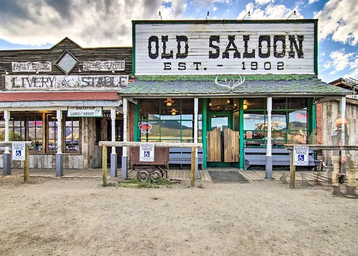 Montana'S Emigrant Peaks Getaway: Apt W/ Mtn Views