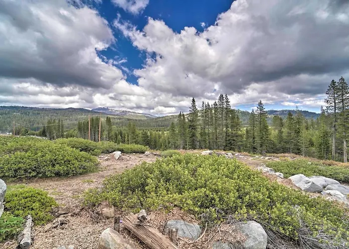 Half-Mi To Trails: Rustic Soda Springs Cabin!
