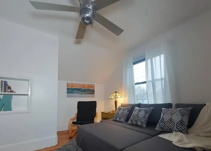 Historic W/Deck, King Bed & Air By Lake Michigan