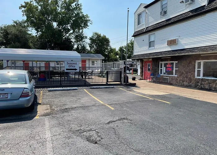 Seacrest Motel