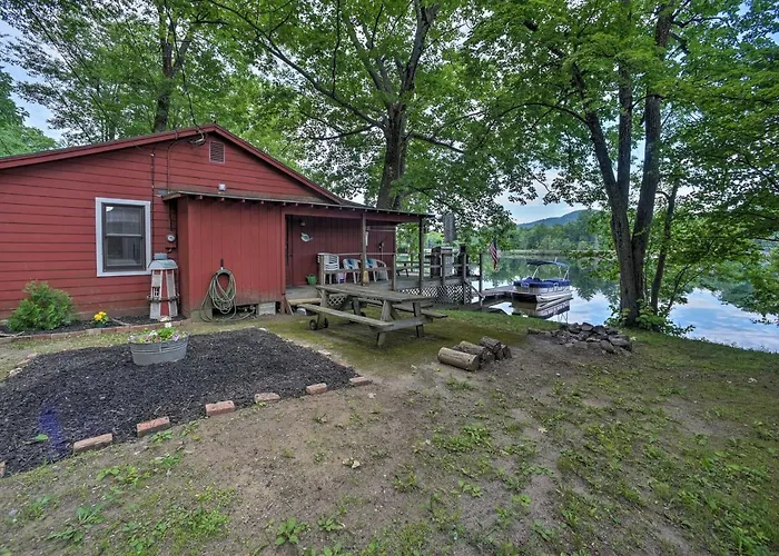 Riverfront Escape W/ Dock: 19 Mi To Saratoga!