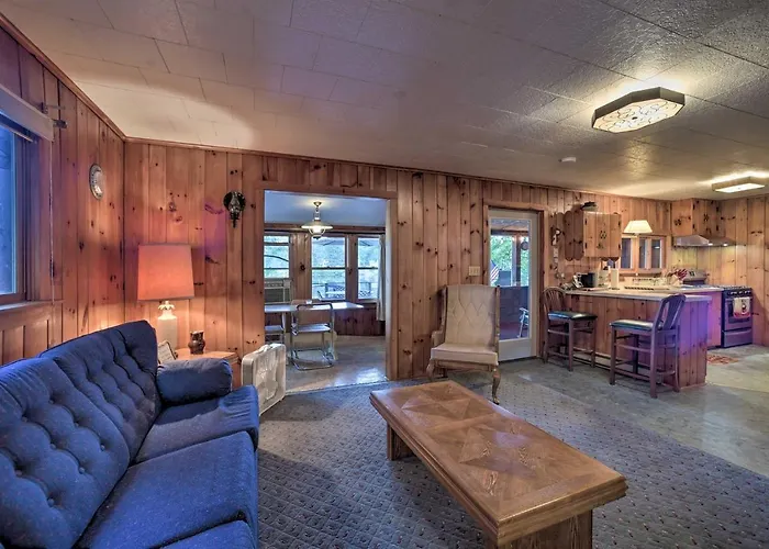 Riverfront Escape W/ Dock: 19 Mi To Saratoga!