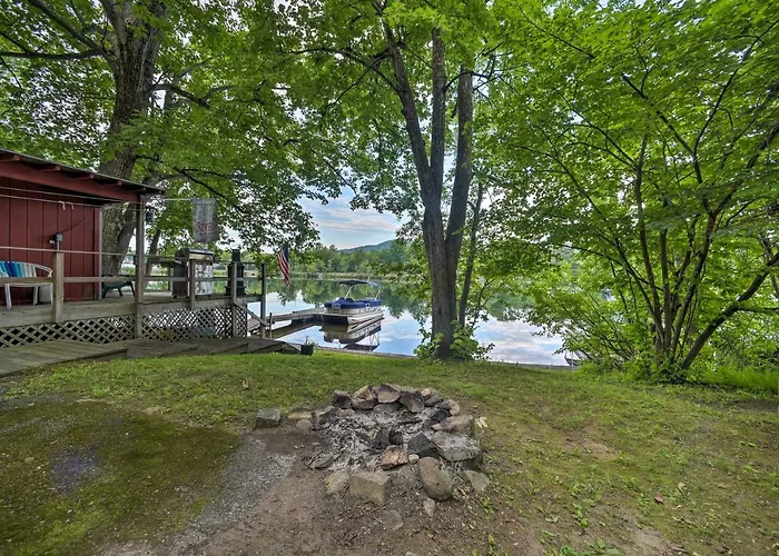 Riverfront Escape W/ Dock: 19 Mi To Saratoga!