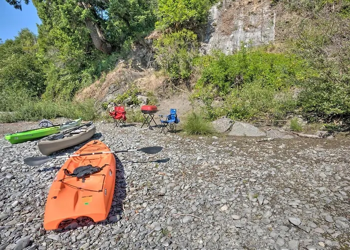 Quaint Riverside Reprieve W/ Kayaks + Floats!