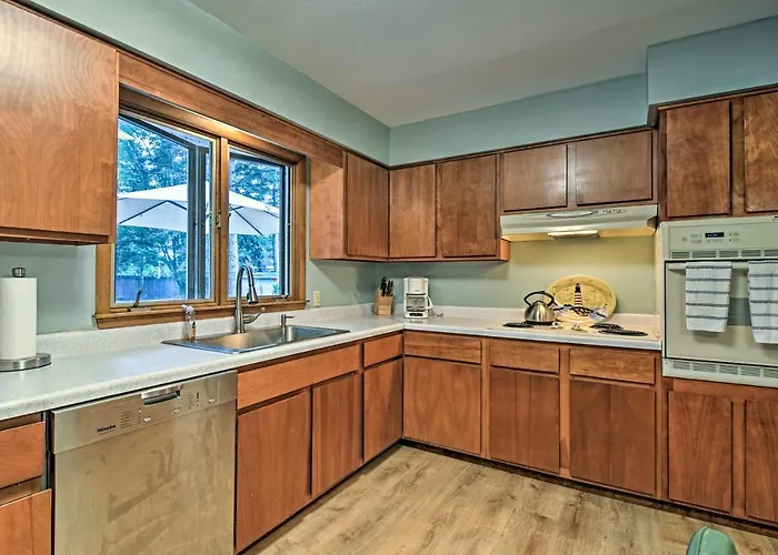 Lake Huron House W/ Grill + Beach Access!