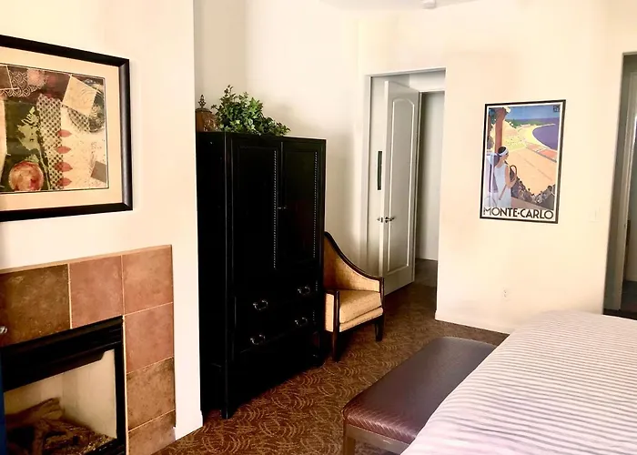 Beautiful Casita With Balcony, La Quinta Legacy Villas