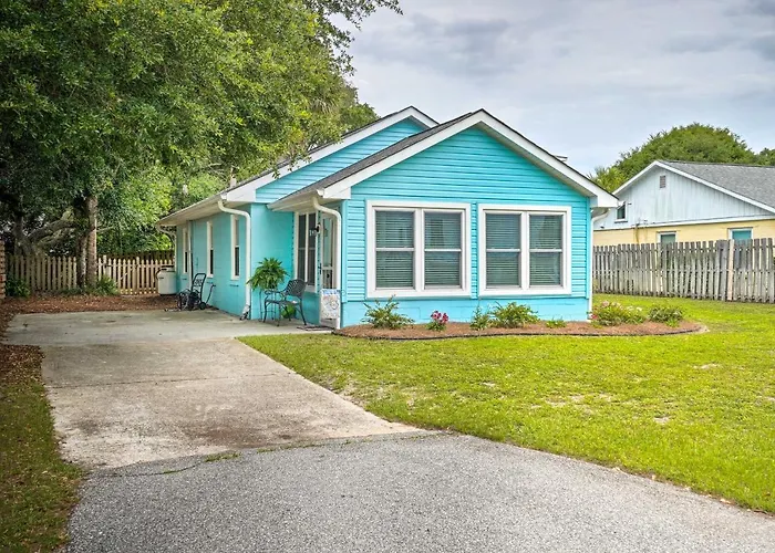 Beachy Isle Of Palms Home: 1 Block To Coast!