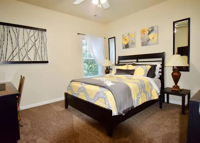 Luxury Townhouse With Oversized Master Near Halcyon