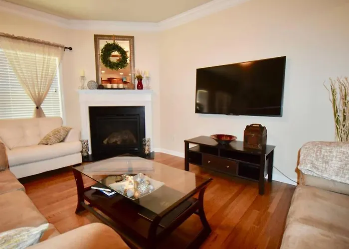 Luxury Townhouse With Oversized Master Near Halcyon