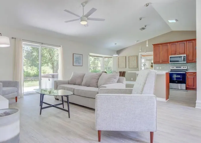 Hot Tub, Game Room, Fire Pit, Rays, Braves Spring