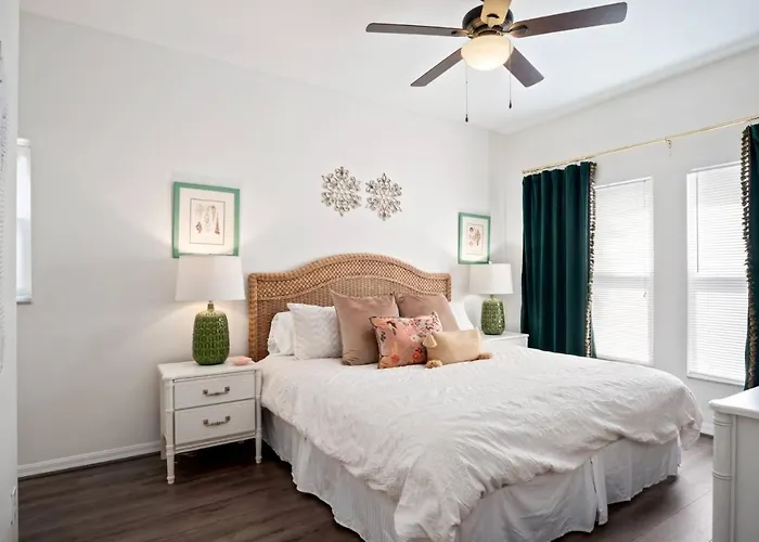 Royal Palm 203