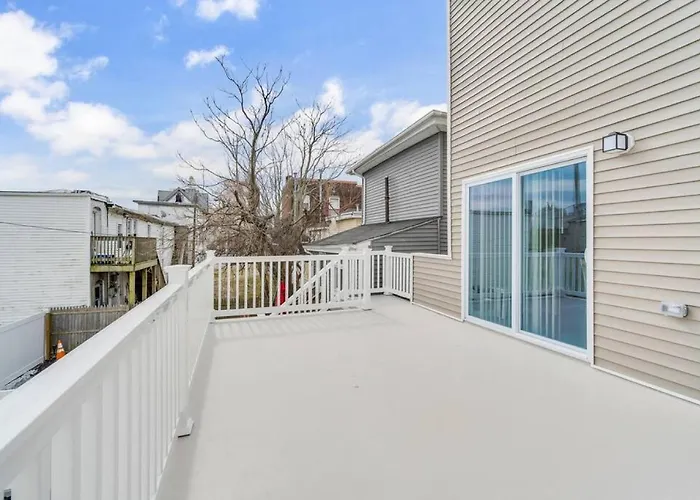 Dave And Busters, Outlets, Convention Center Across Street W Parking - Sleeps 15