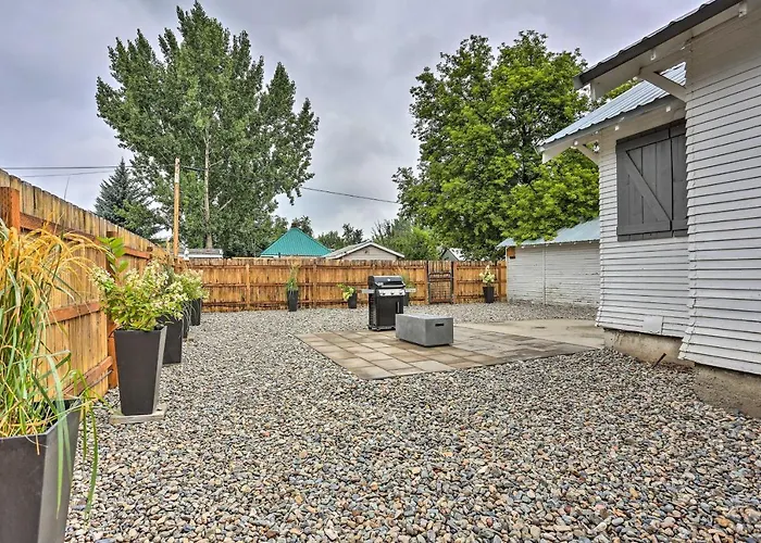 Pet-Friendly Baker City Escape W/ Private Yard!