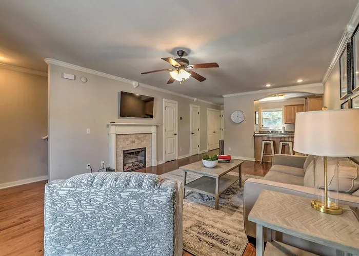 Charming Springdale Townhome ~ 5 Mi To Dtwn!