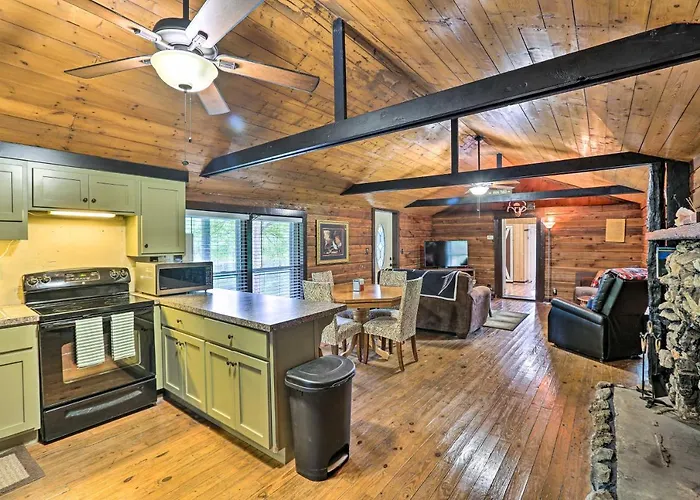 1950'S Serenity Pond Cabin W/ View: Peace & Quiet!