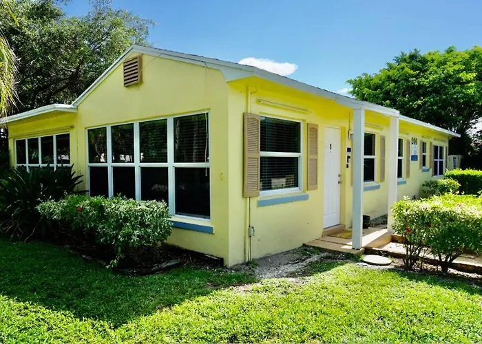 The Beach House At Seascape Steps From The Beach, Marina And Shops!