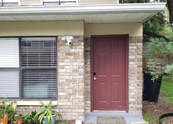 Modern Luxury Condo - Near Uf, Shands & Celebration Pointe