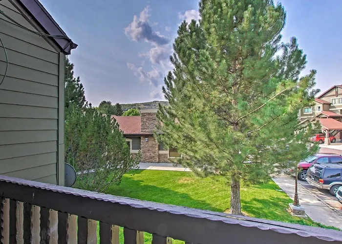 Contemporary Family Condo By Pineview Reservoir!