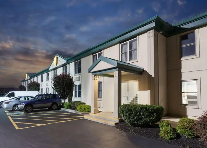 Super 8 By Wyndham Harrisburg Hershey West