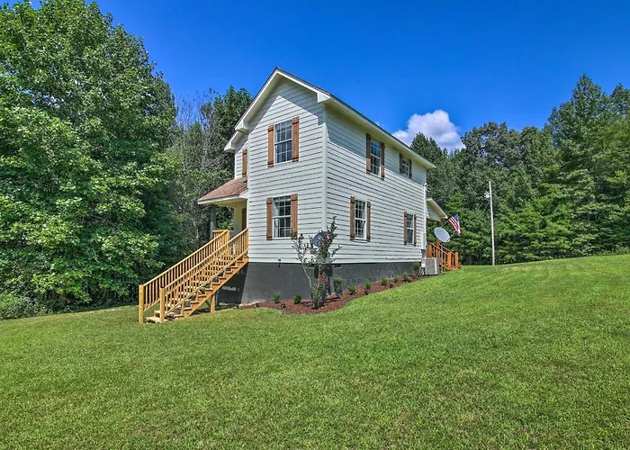 Stylish Fort Payne Retreat: Hike & Rock Climb