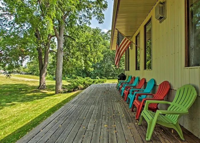 Pet-Friendly Wabasha Studio: Boat, Ski & Explore!