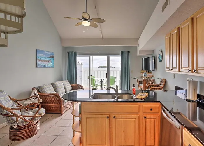 Resort-Style Condo With Lake-View Balcony!
