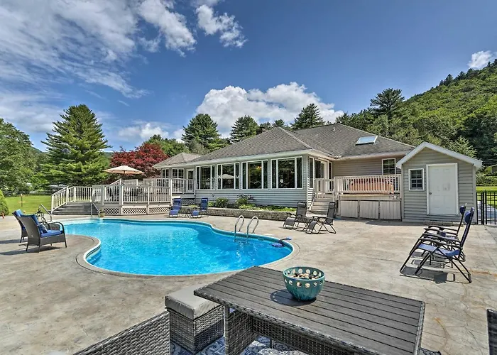 Riverside Retreat In Catskill Mountains With Pool, Hot Tub & Game Room