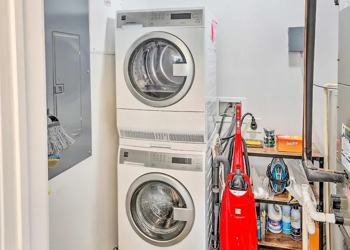 Grand Haven Condo W/ Patio < 1 Mi To Downtown