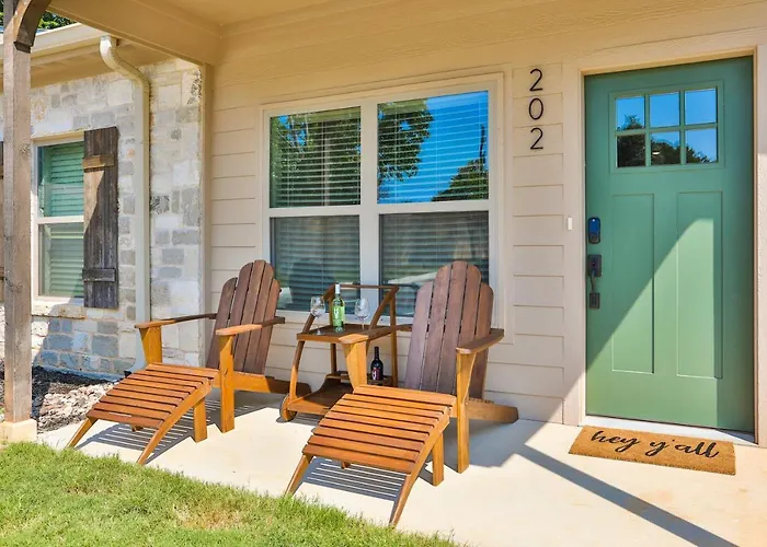 Hill Country Haven A Modern Rustic - 2 Bedroom 2 Bathroom Townhouse Off Main Street