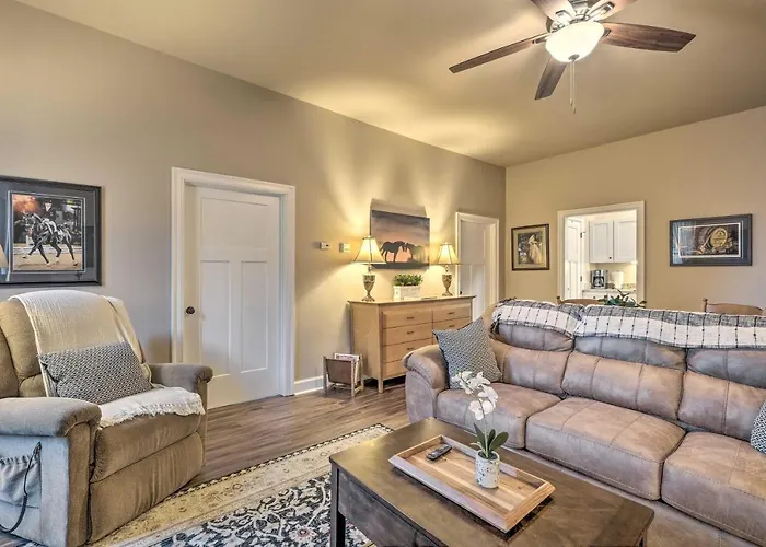 Quaint Apartment In Historic Georgetown!