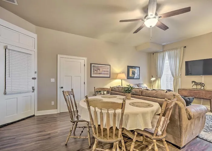 Quaint Apartment In Historic Georgetown!