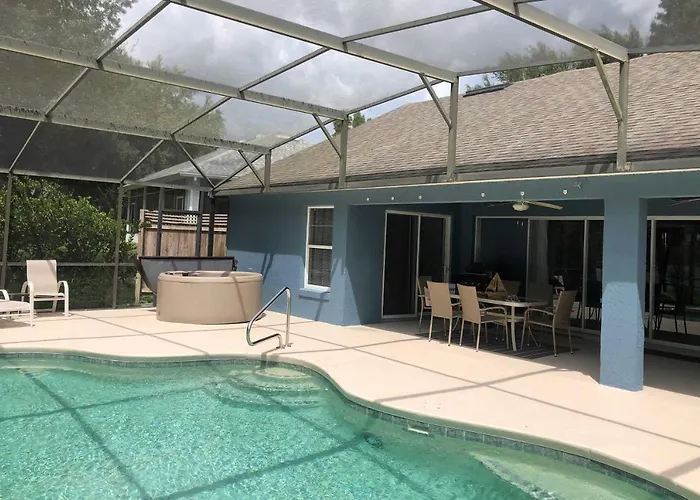 Dog-Friendly Lake Home W/ Dock ~ 25 Mi To Disney!