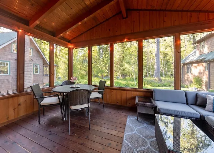 On The River Wooded Bliss Cabin Near Loloma